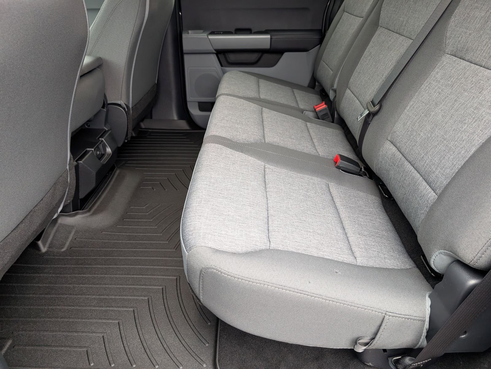 New 2026 Carbonized Gray Metallic Ford XL image 27
