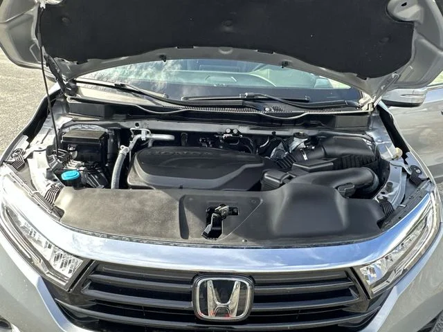 Used 2024 Silver Honda EX-L image 20