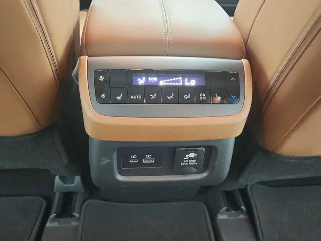 Used 2024 Gray Nissan Platinum image 37