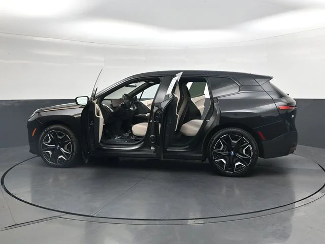 Used 2024 Black Sapphire Metallic BMW xDrive50 image 42