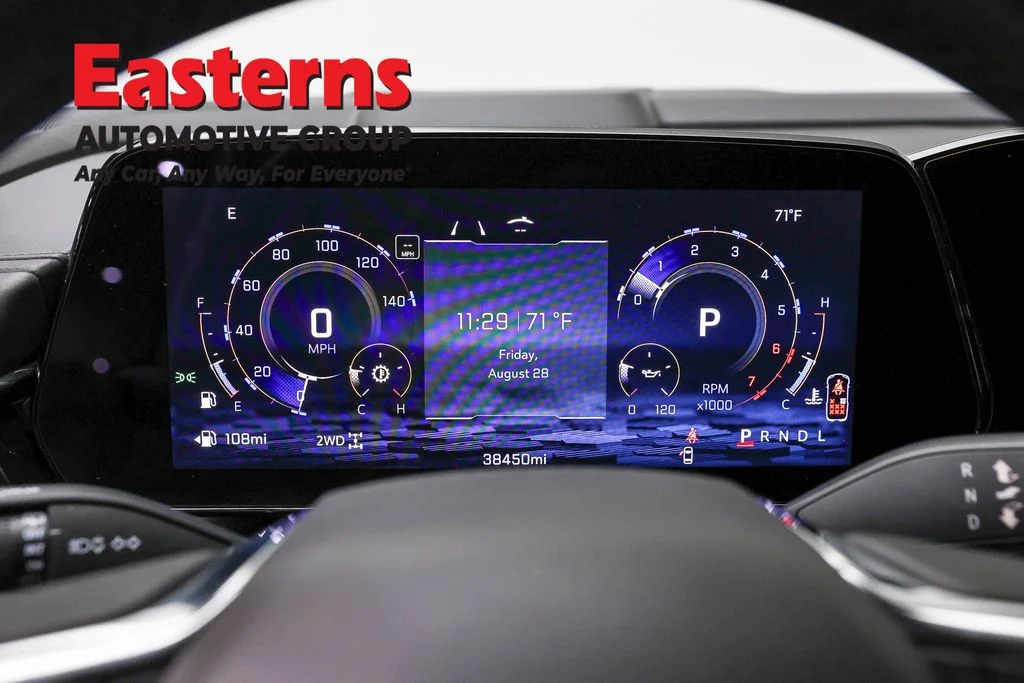 Used 2025 Gray Chevrolet Z71 image 18