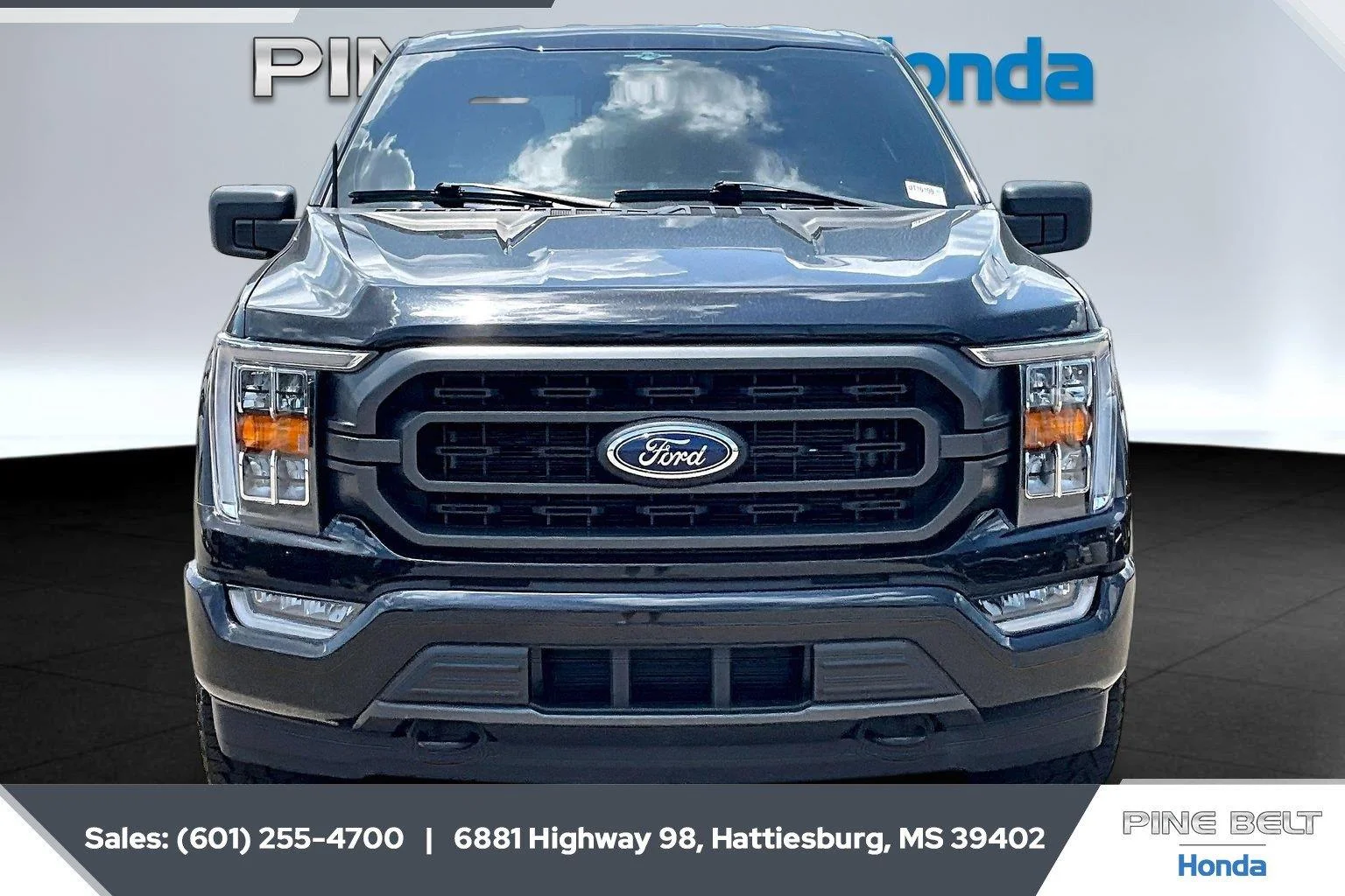 Used 2023 Agate Black Ford XLT image 3