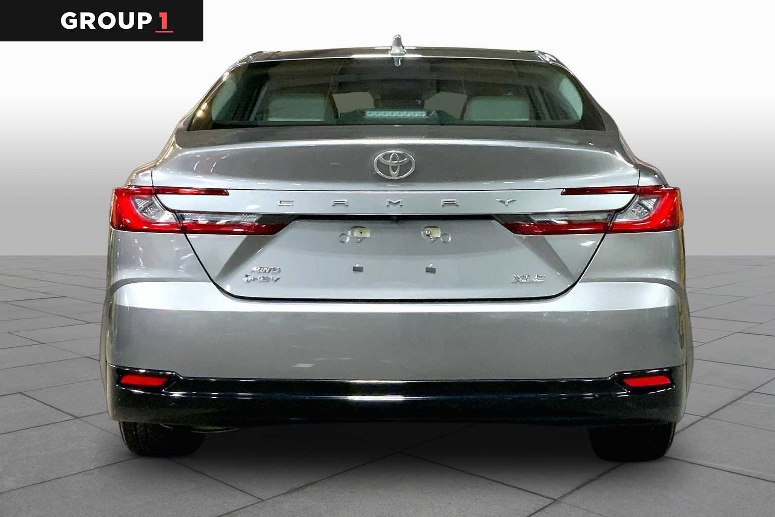 Used 2025 Heavy Metal Toyota XLE image 5