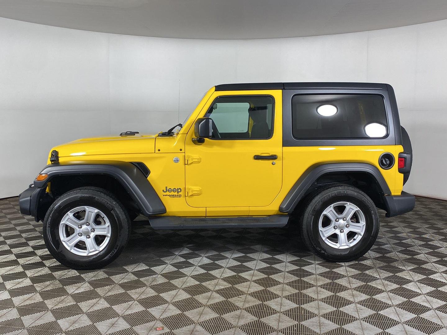 Used 2019 Hellayella Clearcoat Jeep Sport S image 22