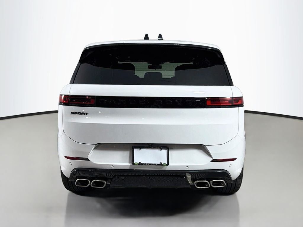 New 2026 Fuji White Land Rover Dynamic SE image 6