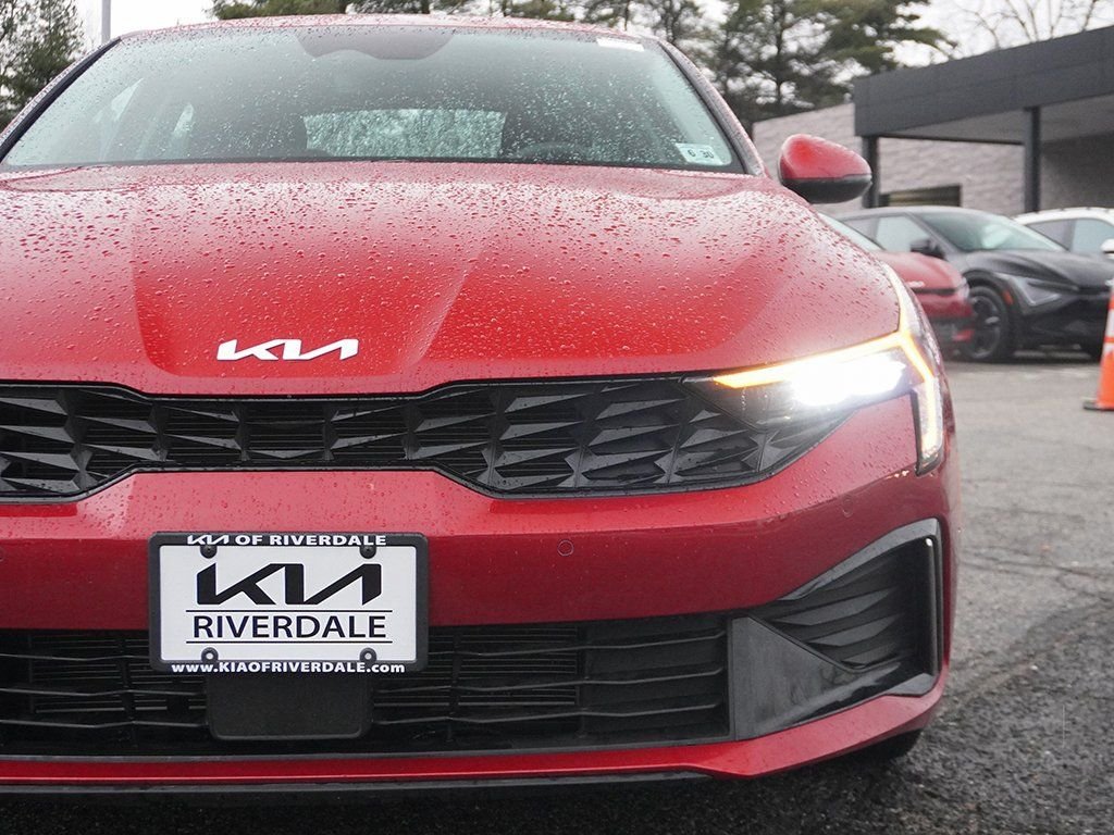 Used 2025 Red Kia LXS image 13