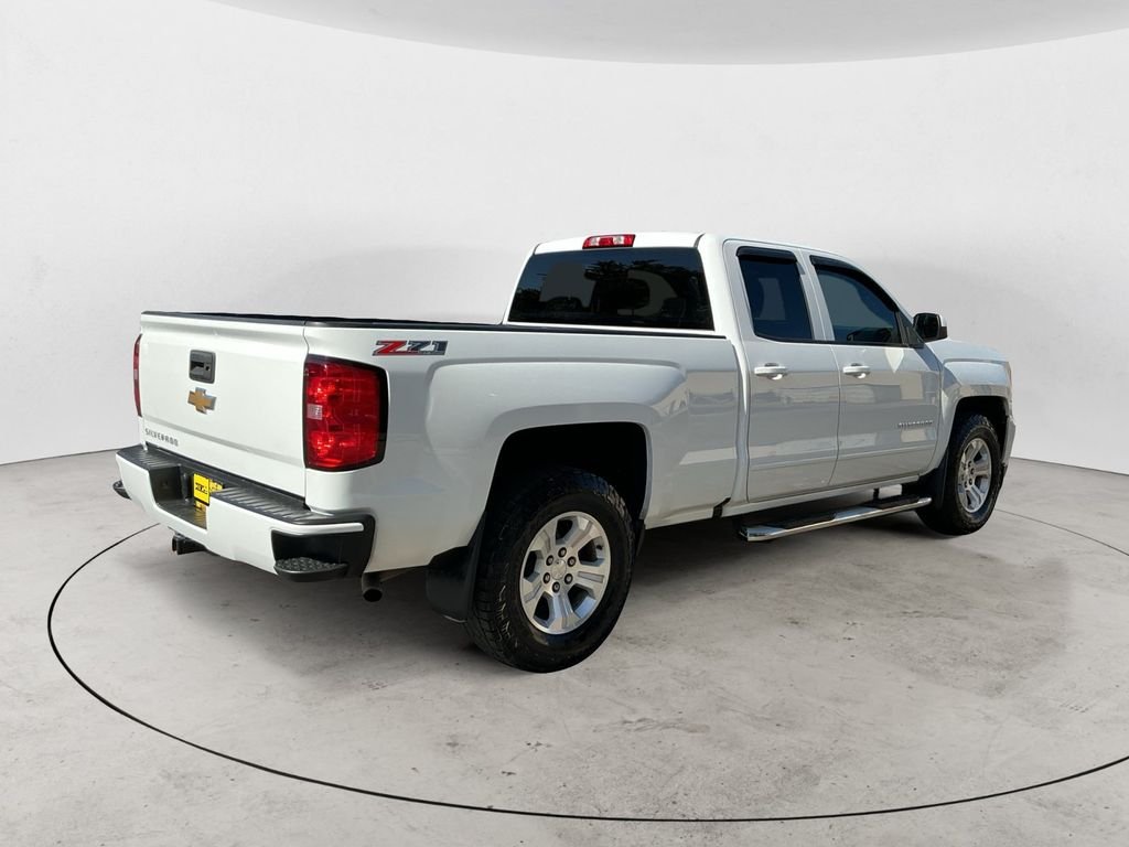 Used 2016 White Chevrolet LT image 5