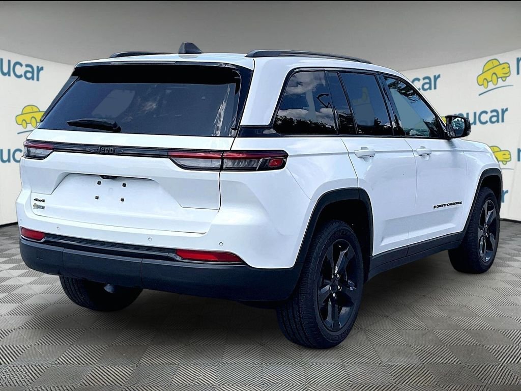Used 2023 White Jeep Altitude X image 6