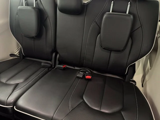 Used 2023 Black Chrysler Limited image 39