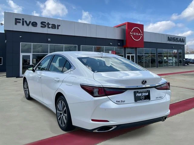 Used 2020 White Lexus 350 image 4