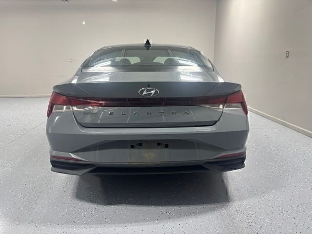 Used 2022 Gray Hyundai SEL image 7