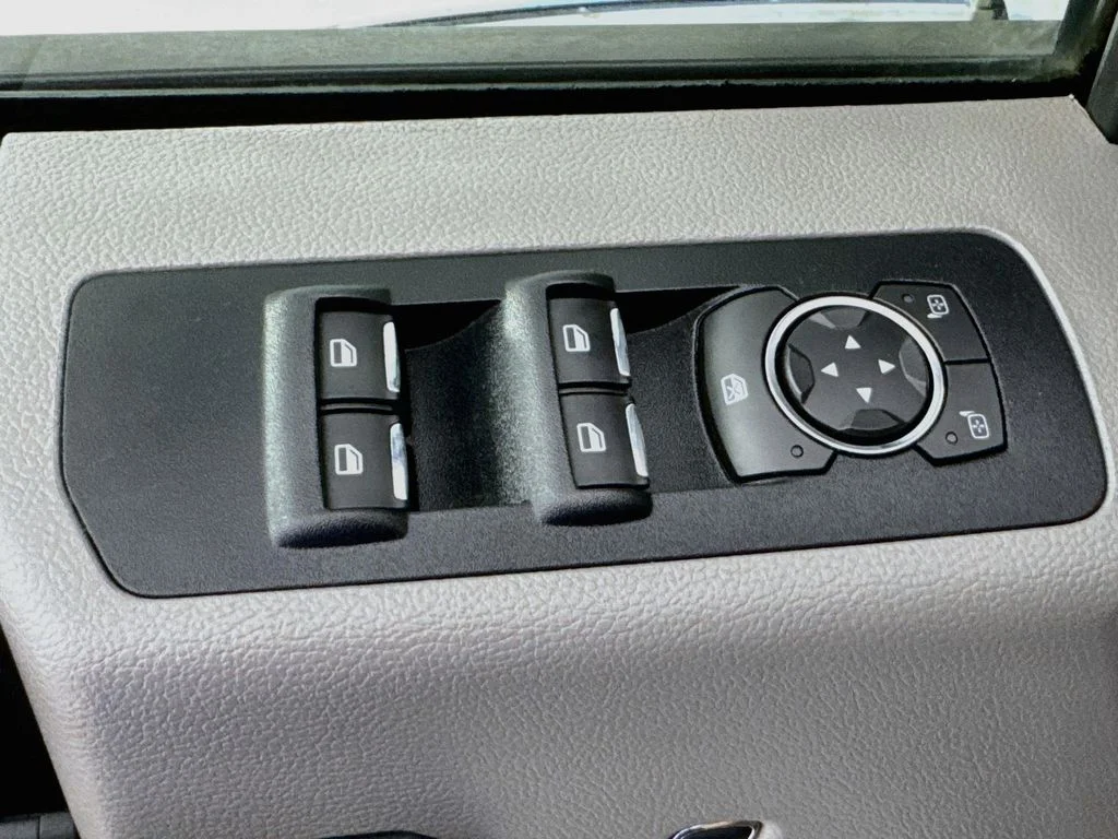 Used 2016 Silver Ford XL image 18