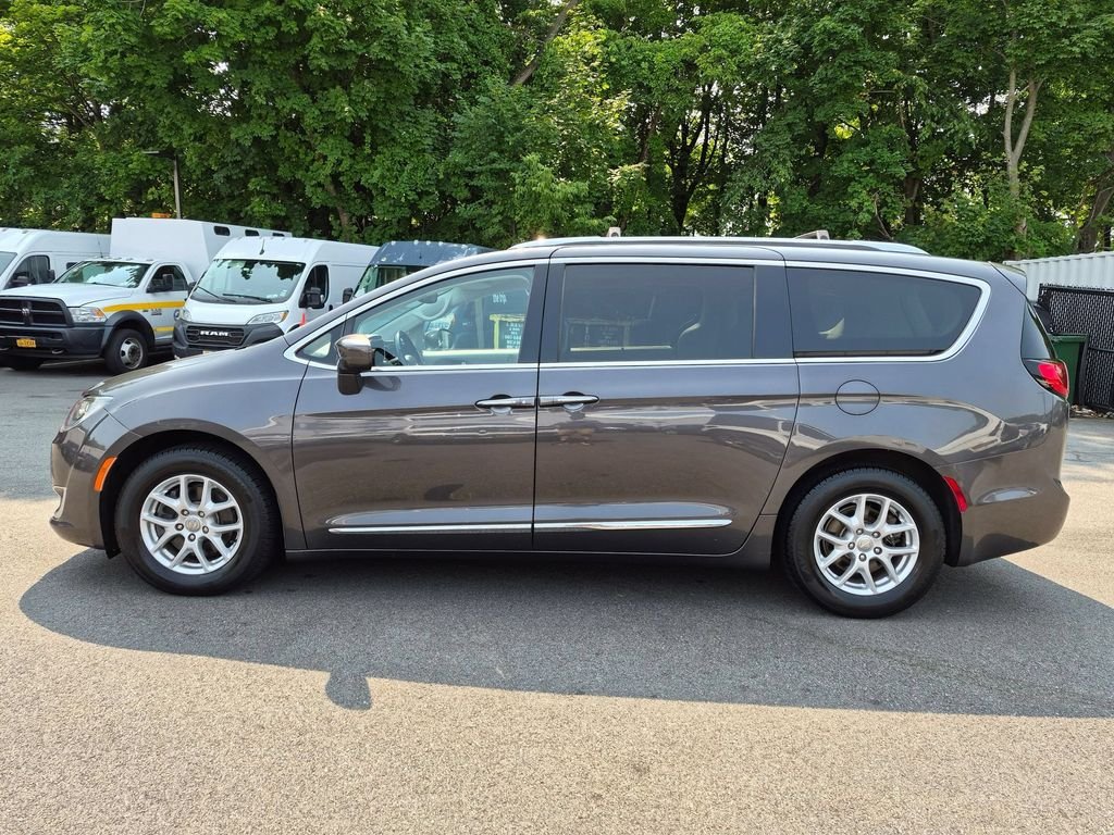 Used 2020 Gray Chrysler Touring L image 7