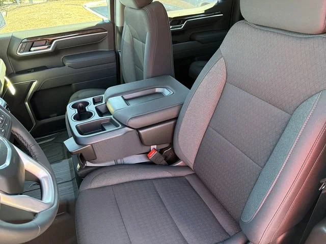 New 2026 Summit White GMC SLE image 18
