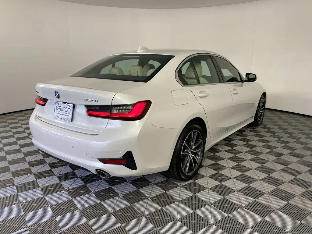 Used 2020 White Metallic BMW 330i xDrive image 9