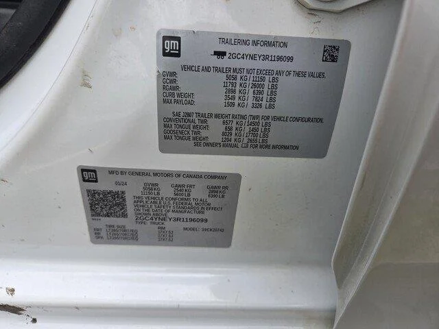 Used 2024 Summit White Chevrolet LT image 31
