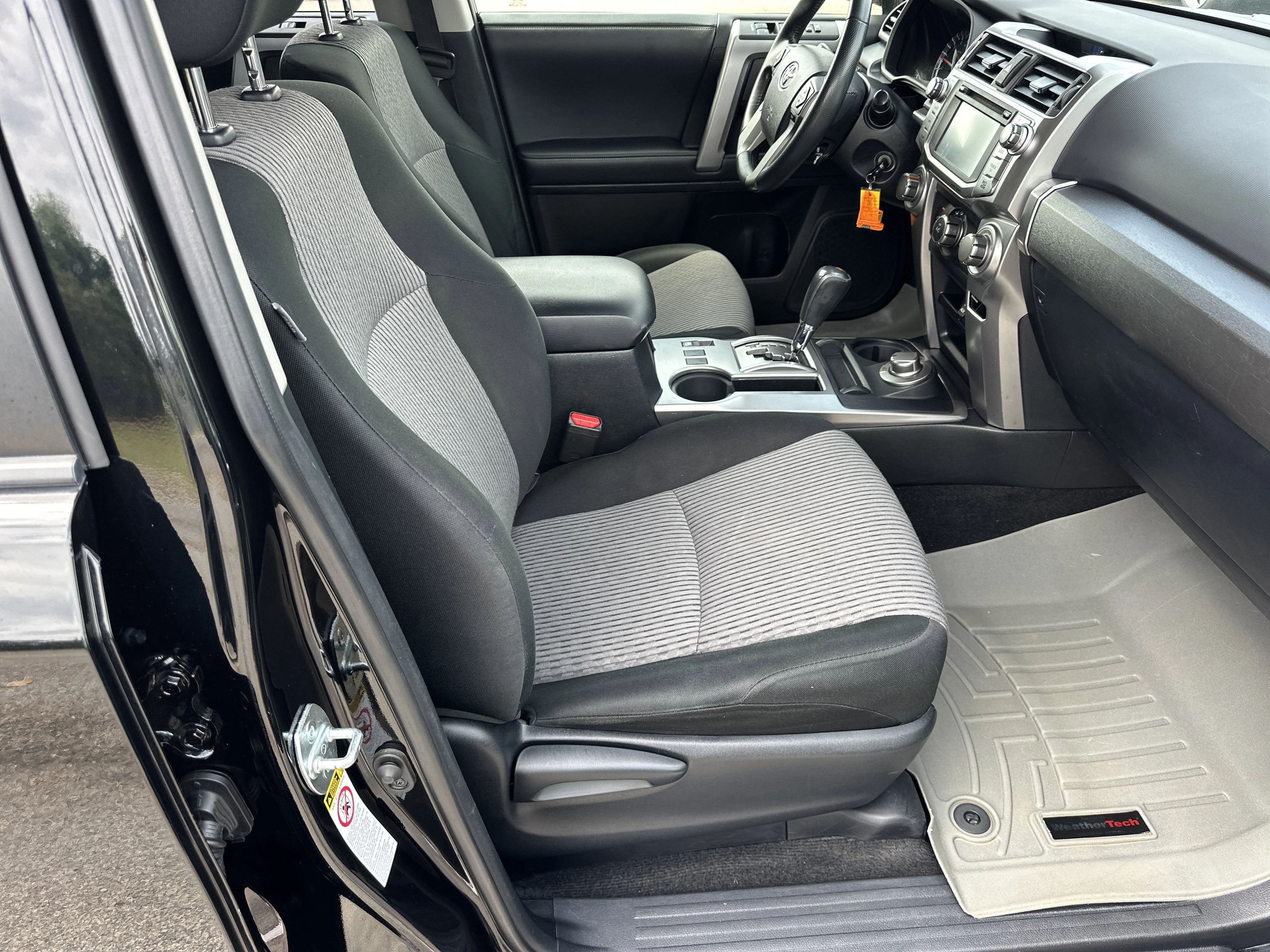 Used 2019 Midnight Black Metallic Toyota SR5 image 13