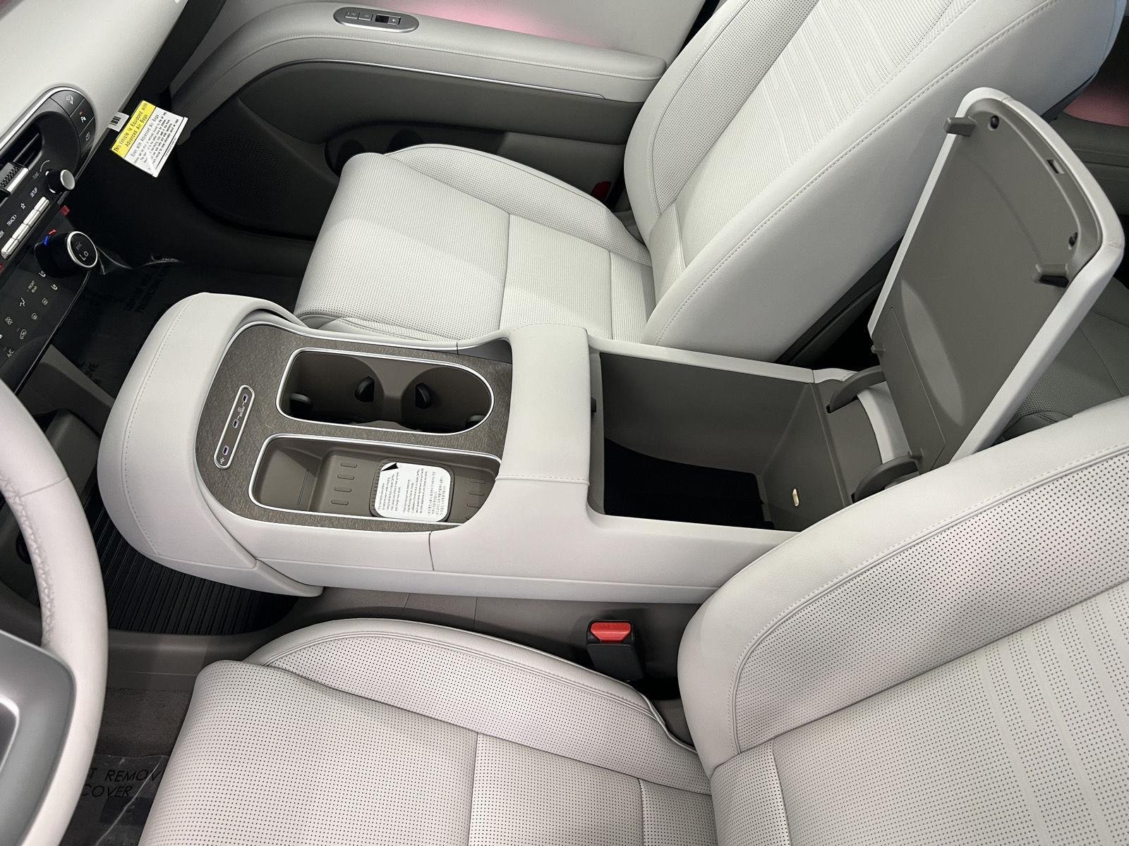 Used 2026 Abyss Black Pearl Hyundai Limited image 18