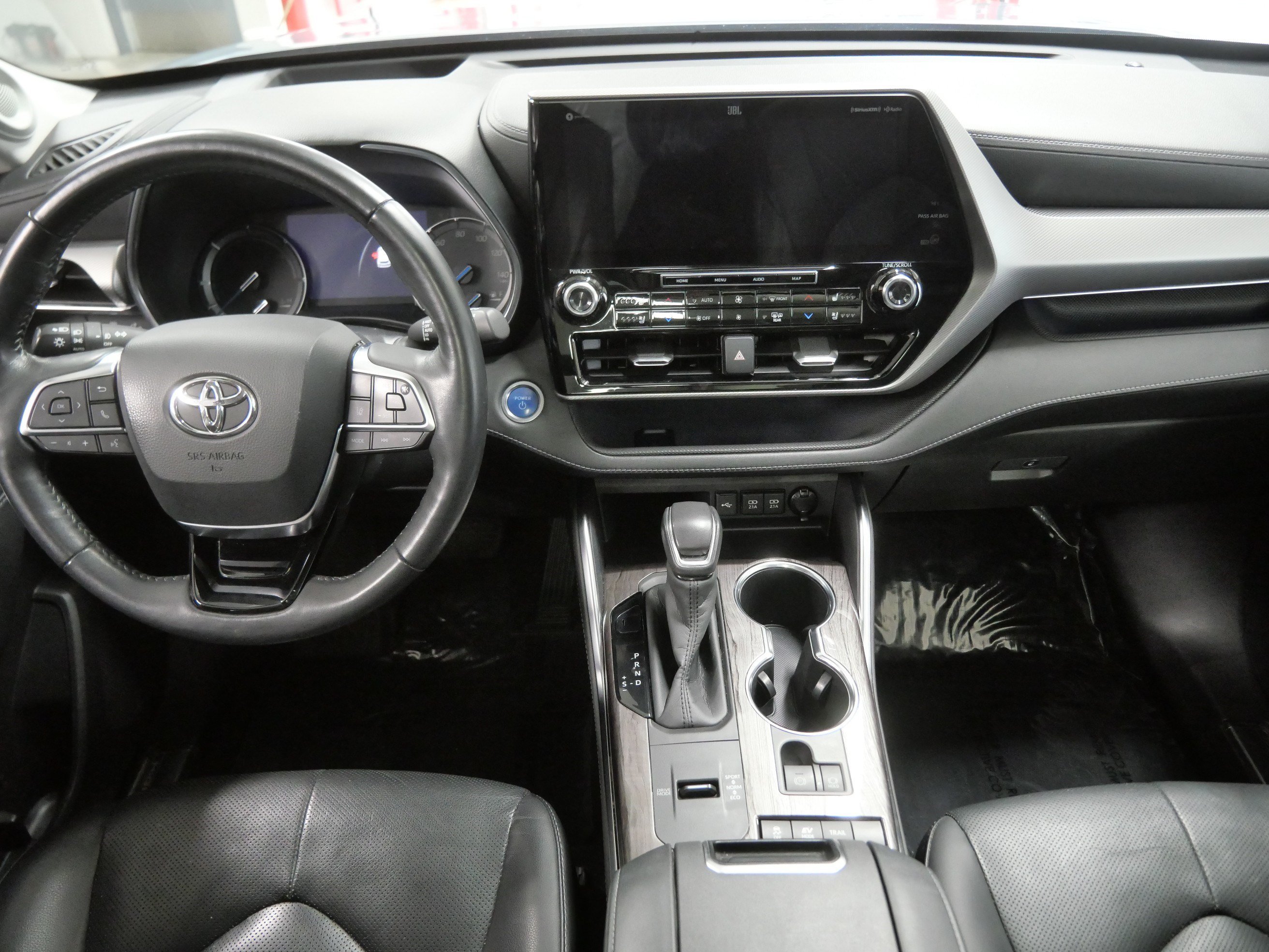 Certified Used 2020 Moon Dust Toyota Hybrid Platinum image 11