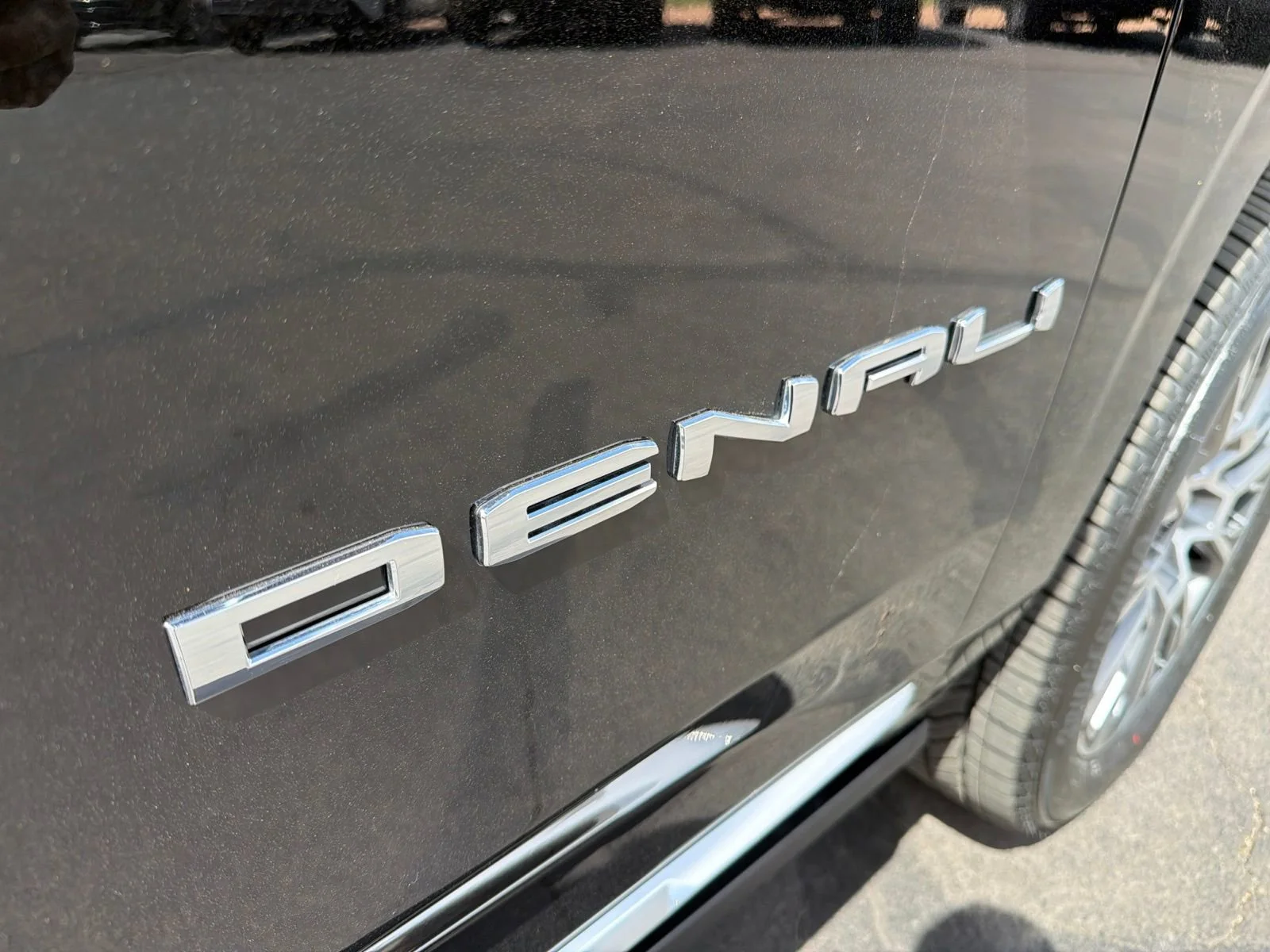 2026 GMC Yukon XL Denali - Photo 10
