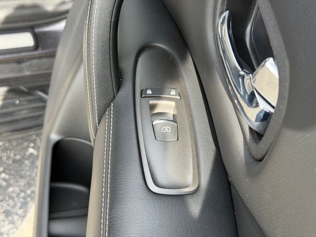 Used 2024 Gray INFINITI LUXE image 25