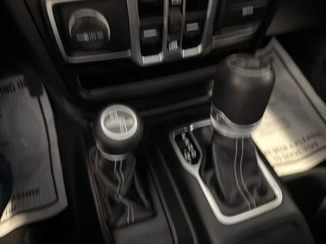 Used 2021 Black Jeep Unlimited Sahara image 27