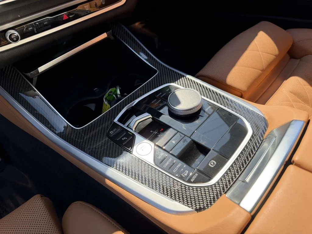 Used 2026 White BMW M60i image 26