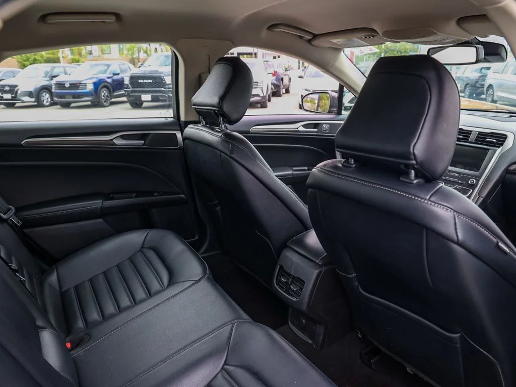 Used 2020 Gray Ford SEL image 15