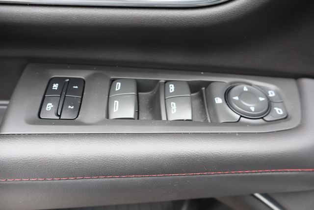 Used 2021 SUMMIT WHITE Chevrolet RST image 12