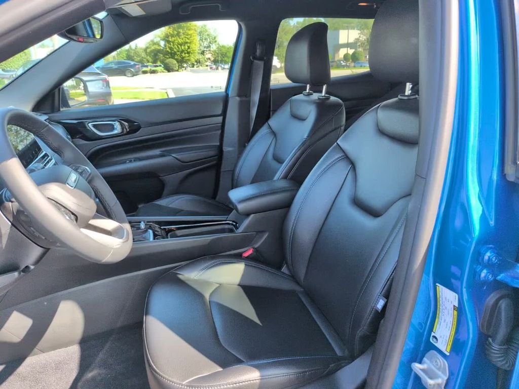 New 2026 Hydro Blue Pearlcoat Jeep Limited image 18
