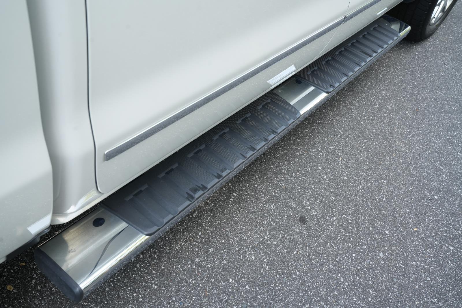 Used 2018 WHITE FROST TRICOAT GMC SLT image 11