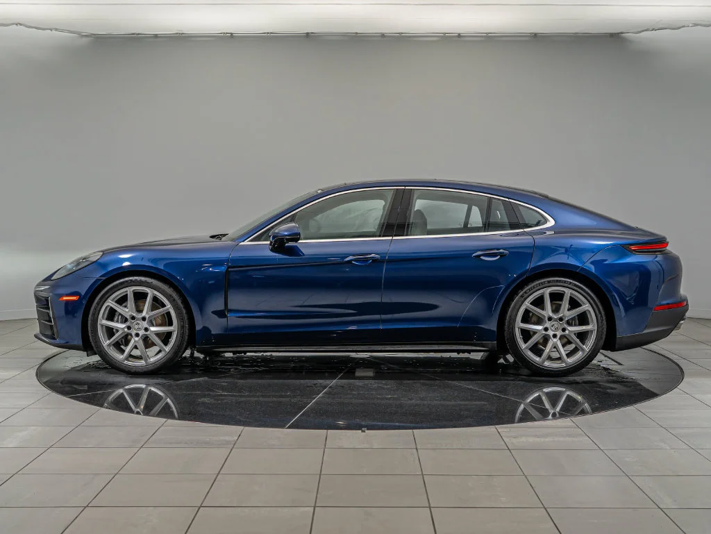Used 2025 Gentian Blue Metallic Porsche  image 2