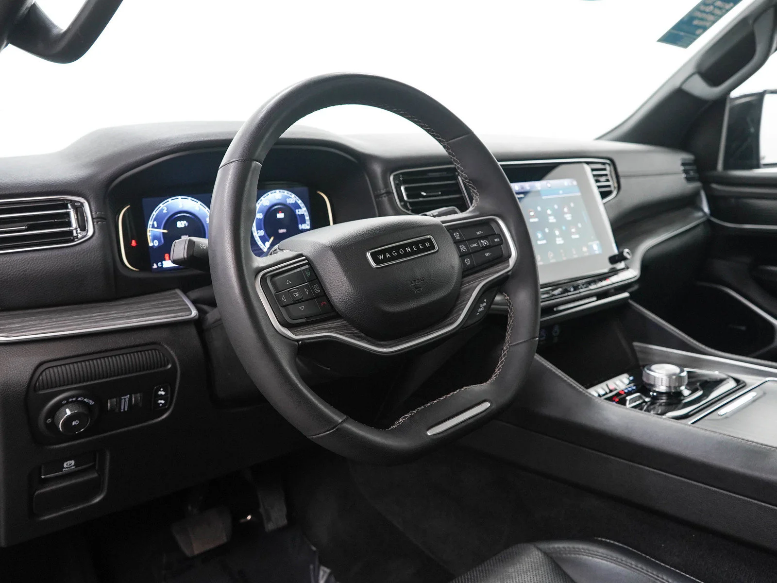 Used 2023 Diamond Black Crystal Pearlcoat Jeep Series II image 28
