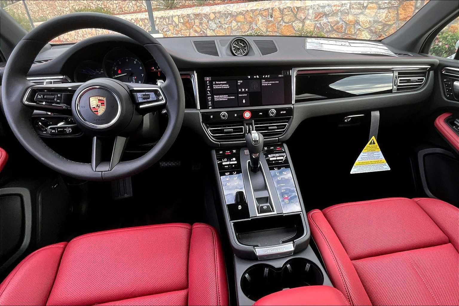 2026 Porsche Macan - Photo 13