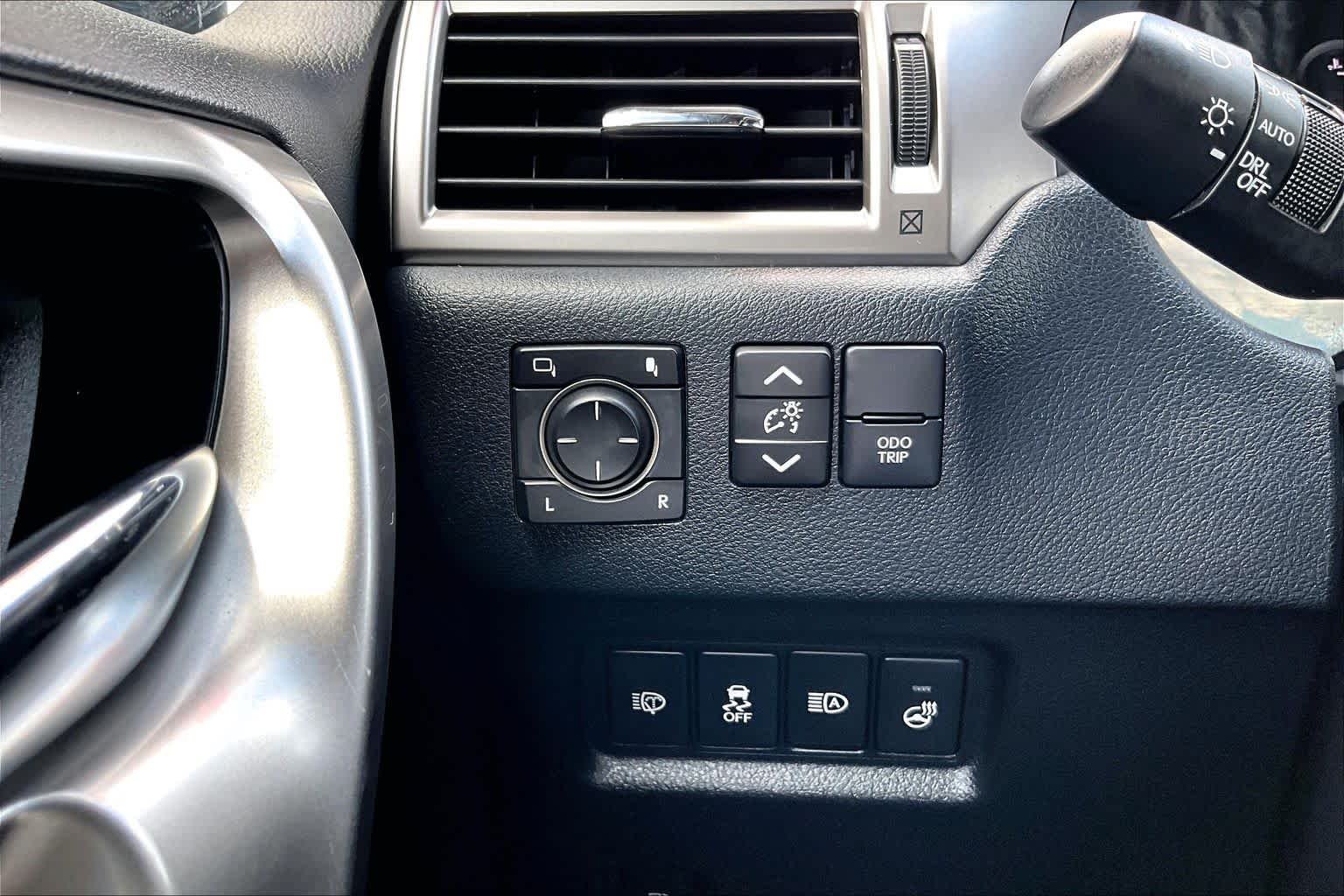 Used 2023 Nebula Gray Pearl Lexus Premium image 36