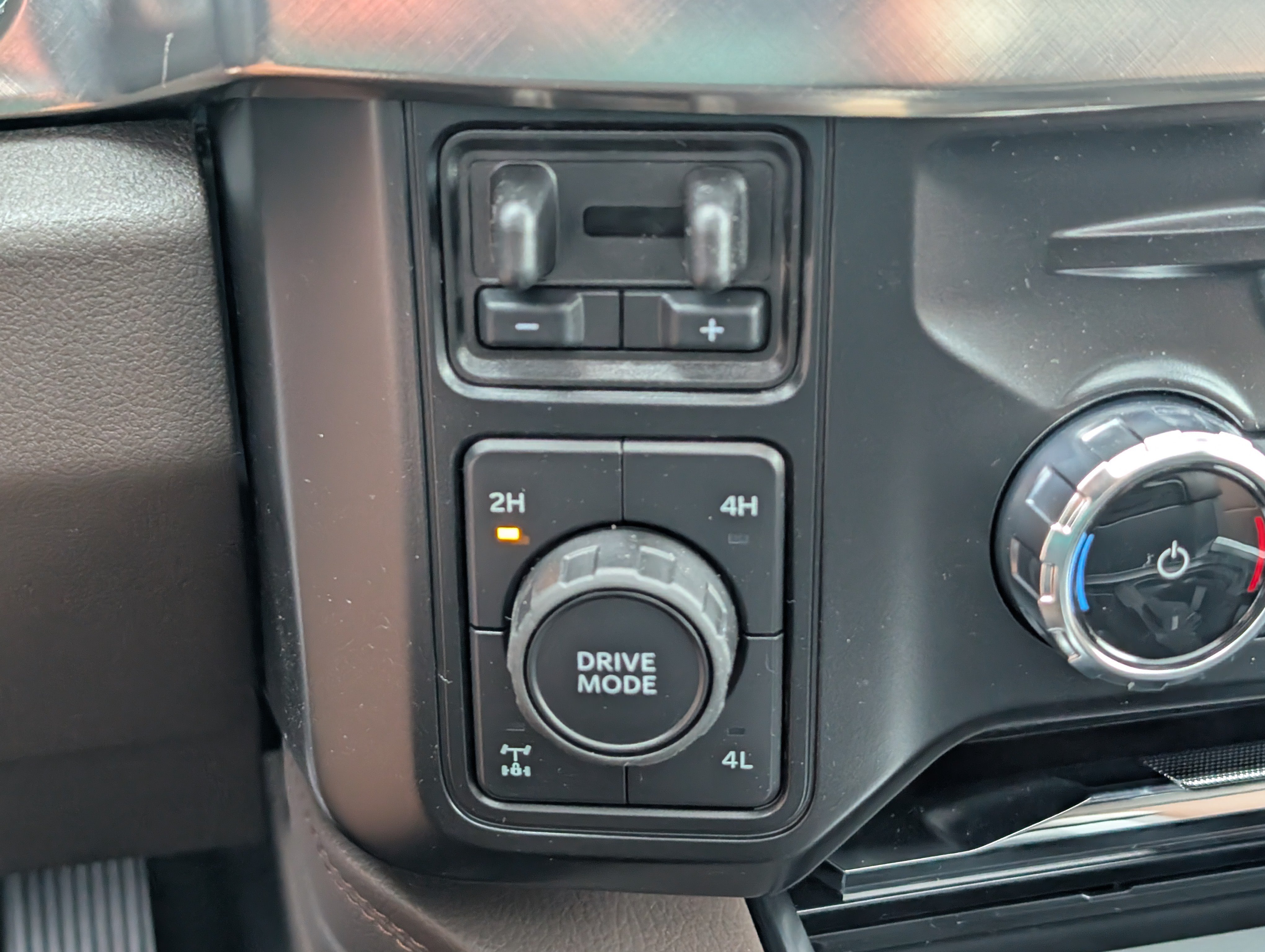 New 2026 Star White Metallic Tri-Coat FORD F-250® King Ranch® image 31