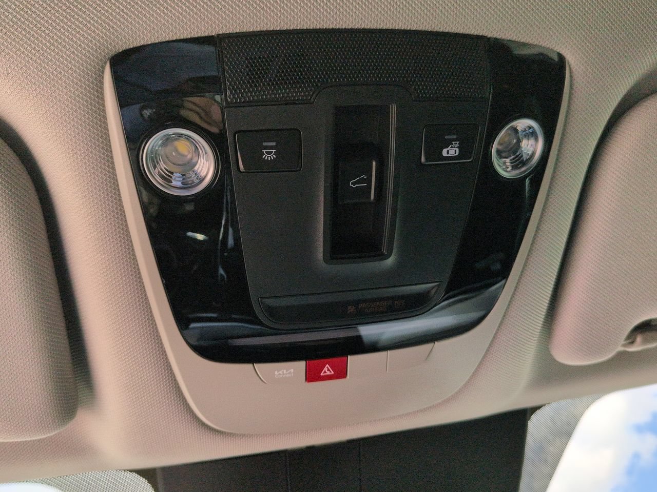 New 2026 Glacial White Pearl Kia EX image 24
