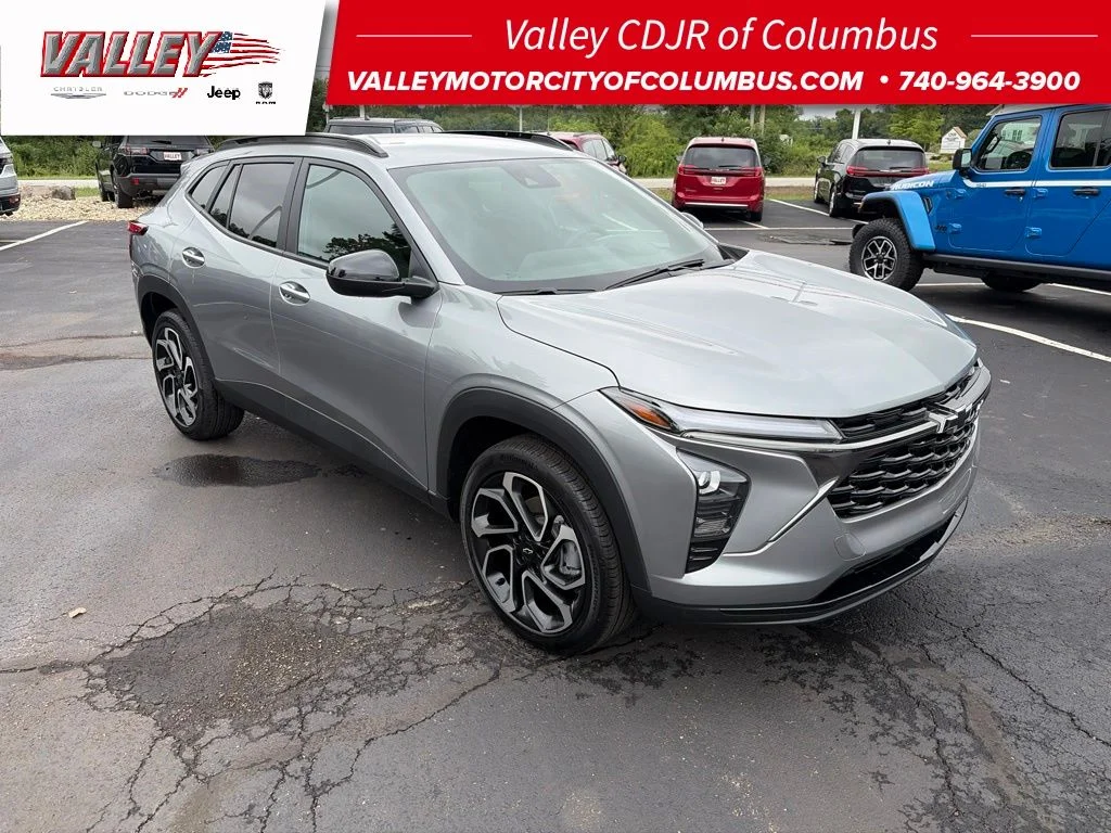 Certified Used 2025 Gray Chevrolet 2RS image 1