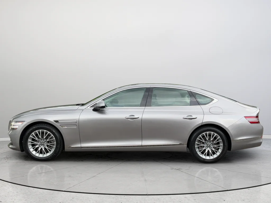 Used 2023 Silver Genesis 2.5T image 10