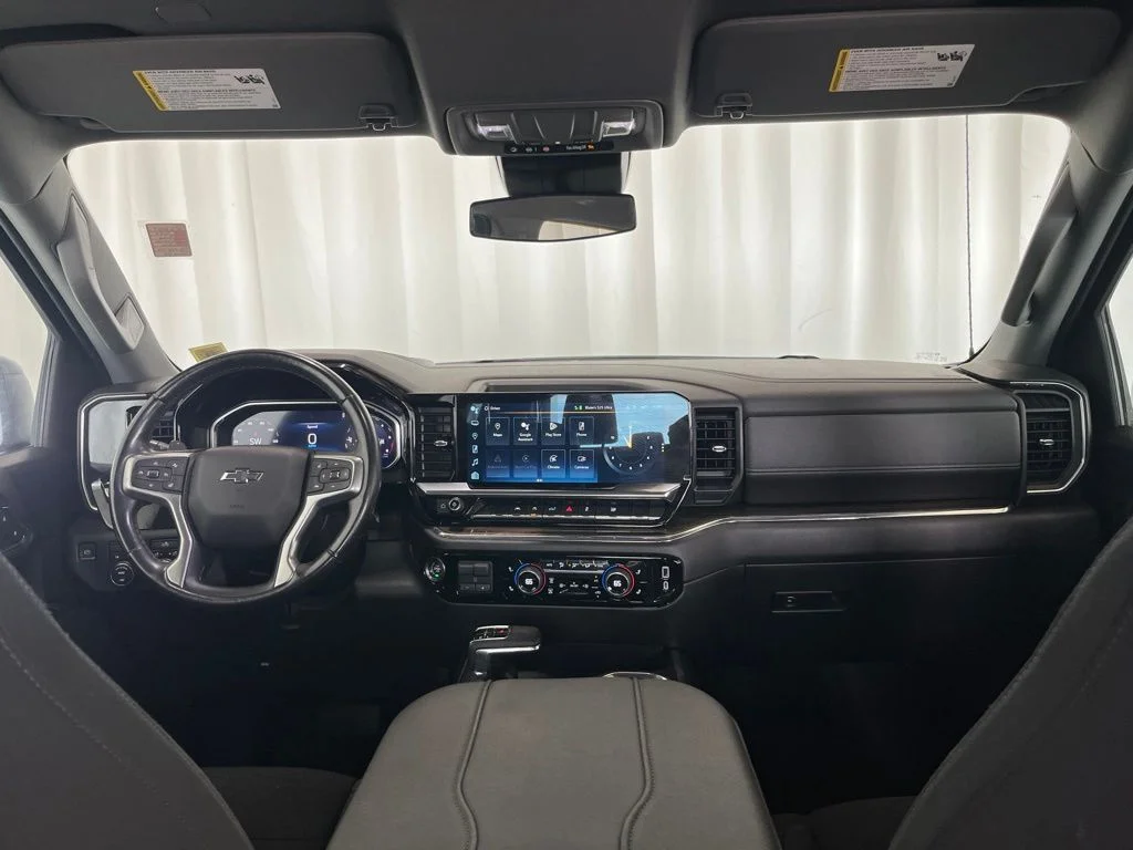 Used 2023 White Chevrolet RST image 9