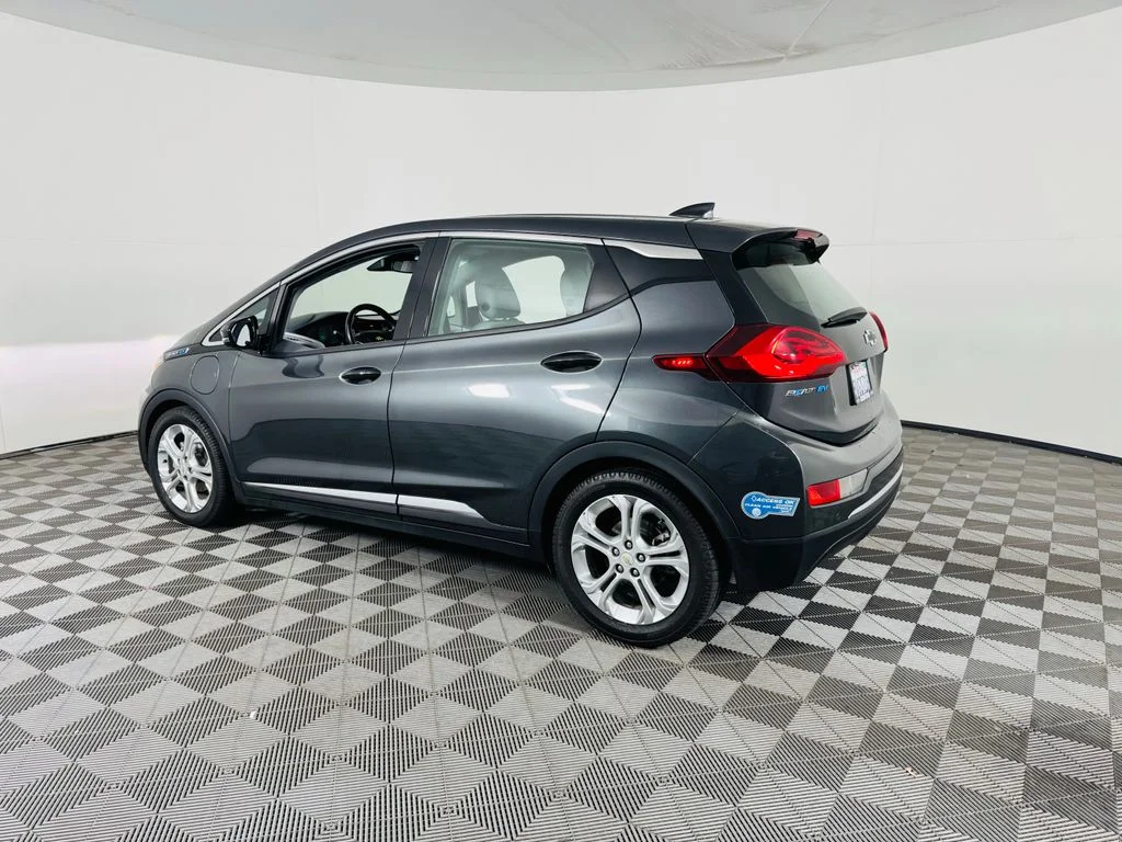 Used 2021 Gray Chevrolet LT image 21