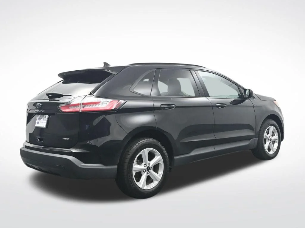 Used 2023 Black Metallic Ford SE image 6