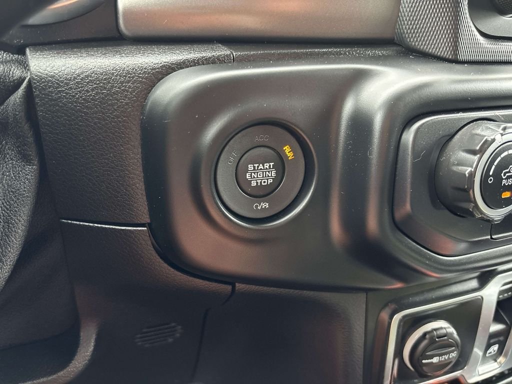 Used 2020 Gray Jeep Sport S image 24