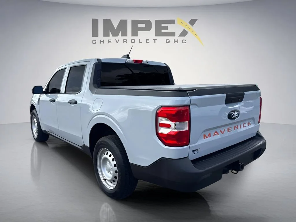 Used 2025  Ford XL image 3