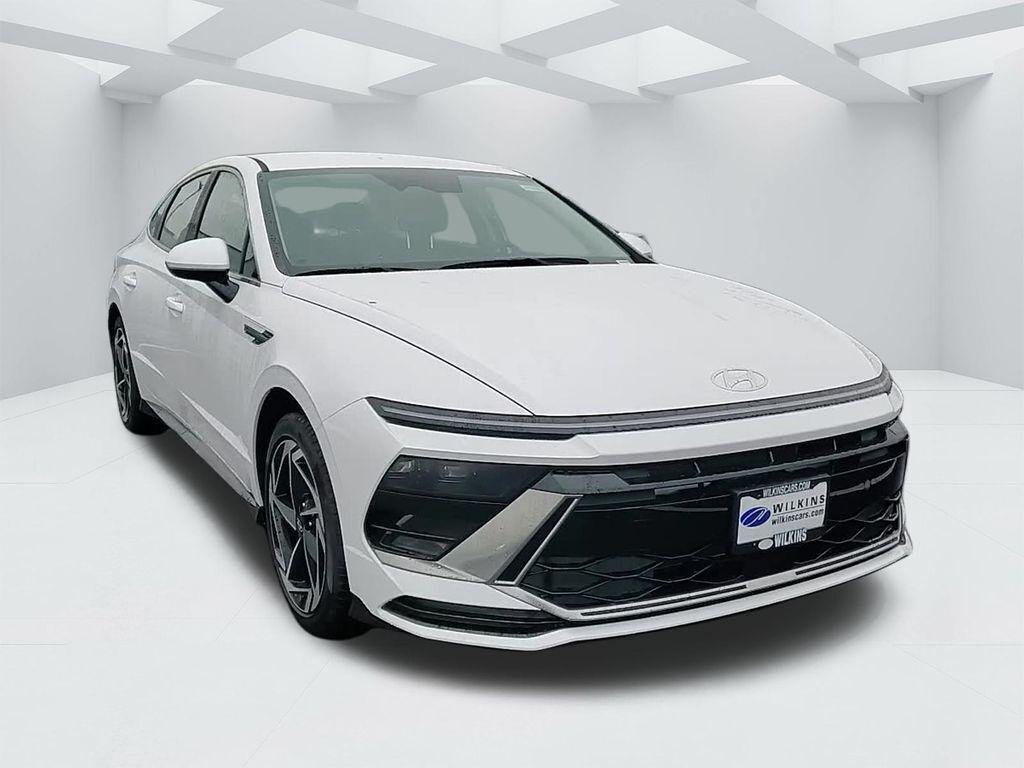 New 2026 White Hyundai SEL Sport image 3