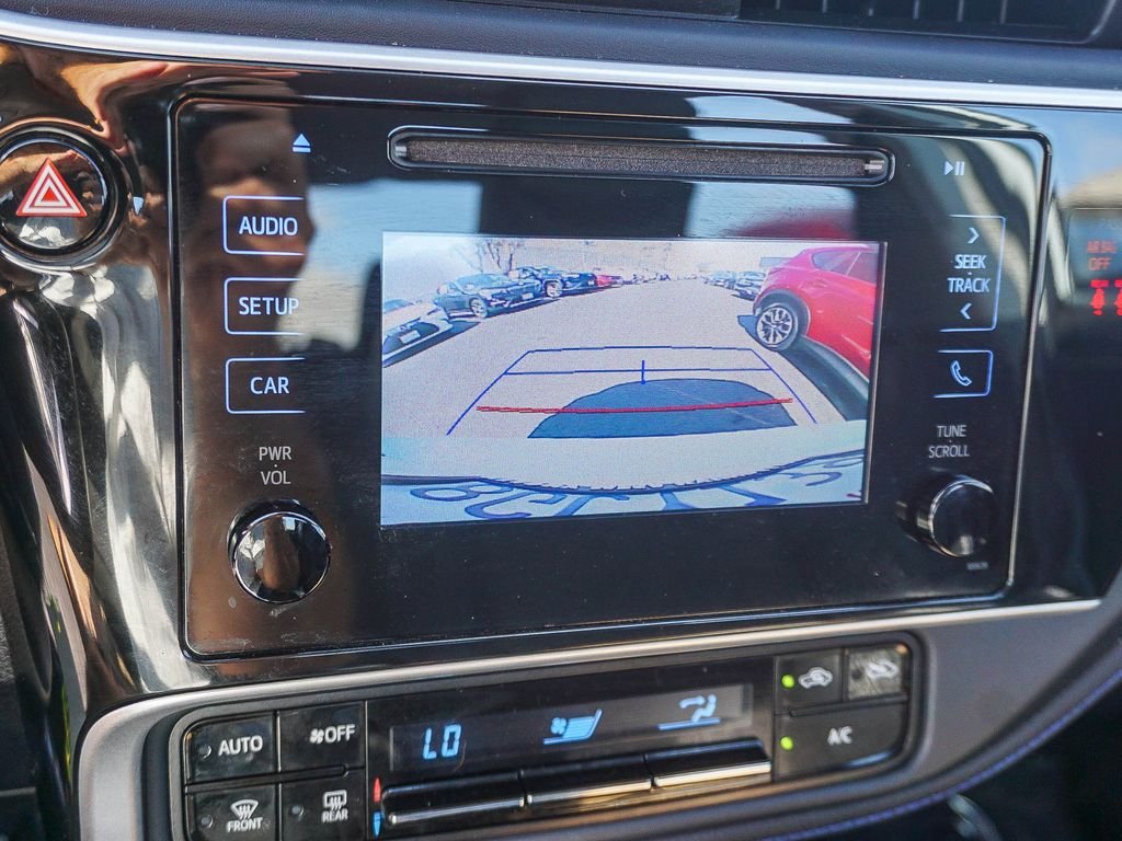 Used 2018 White Toyota SE image 23