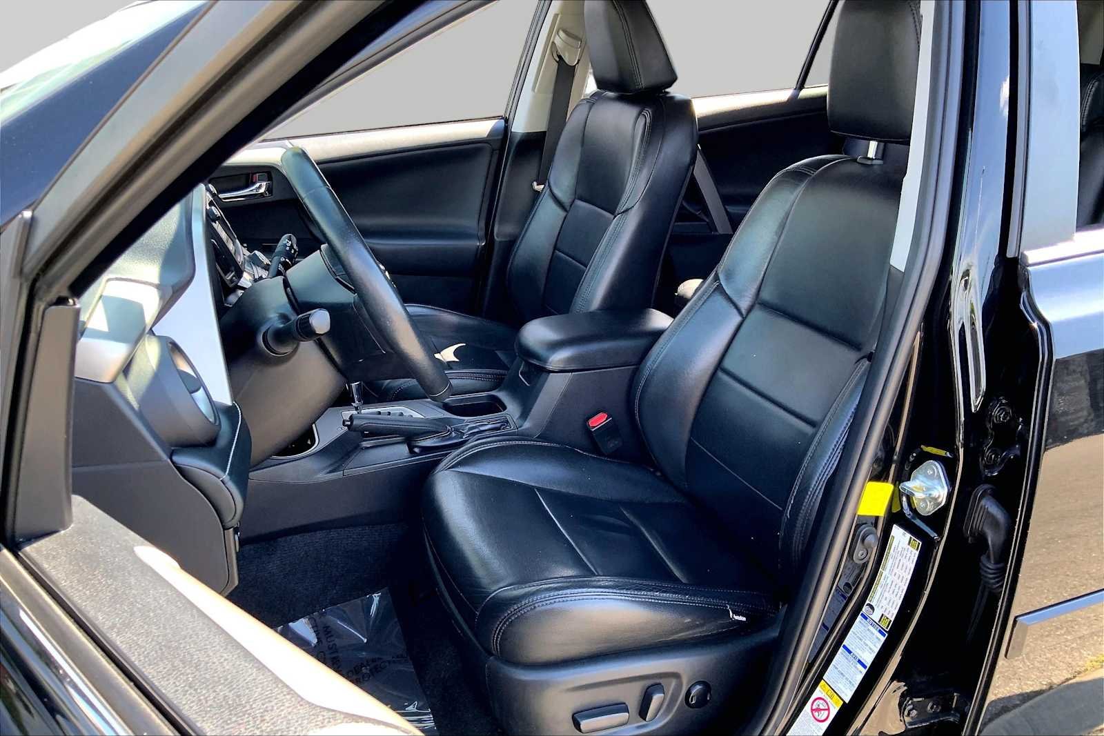 Pre-Owned 2018 Toyota RAV4 XLE
