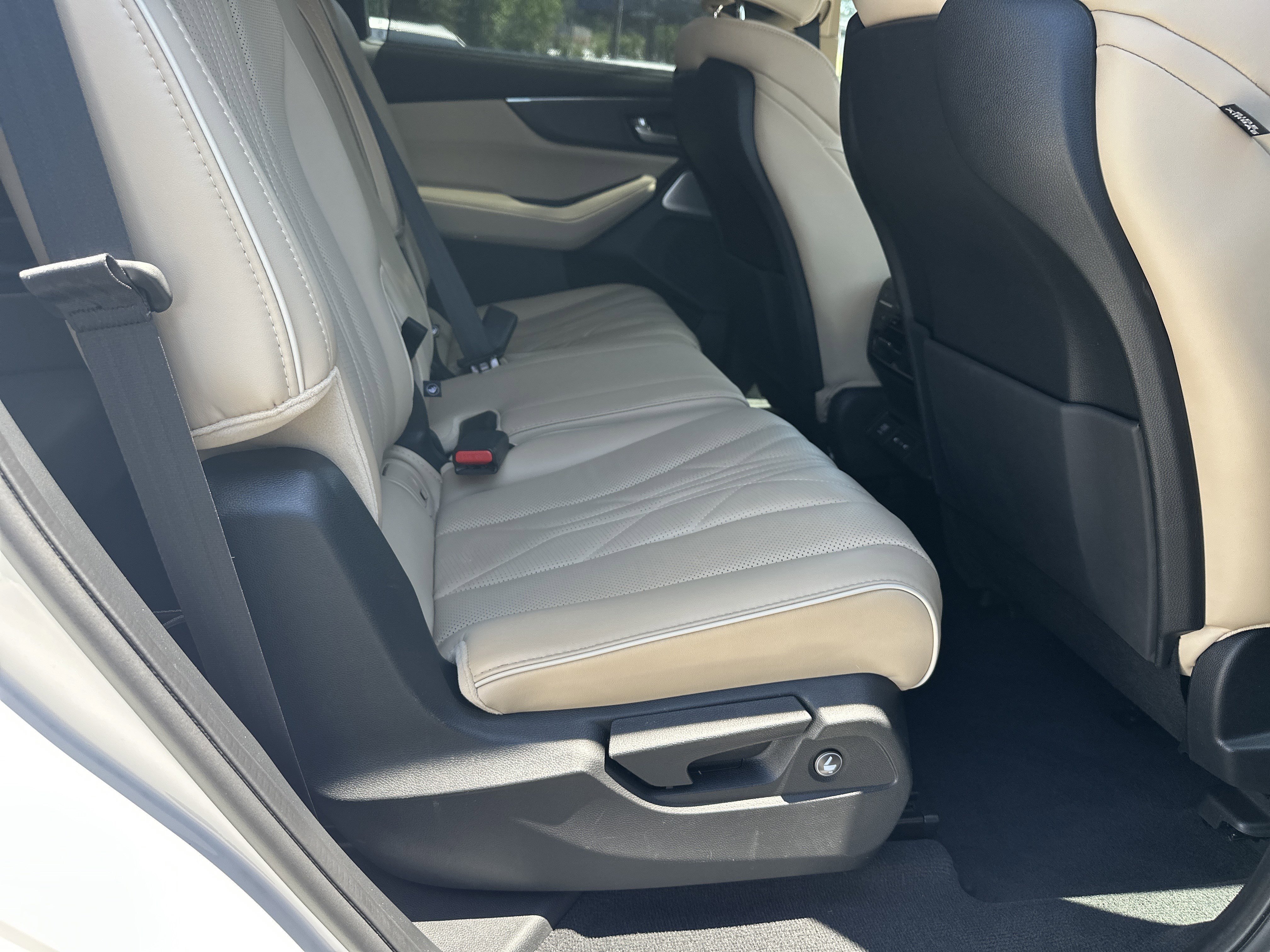 Certified Used 2025 Platinum White Pearl Acura w/Advance Package image 17