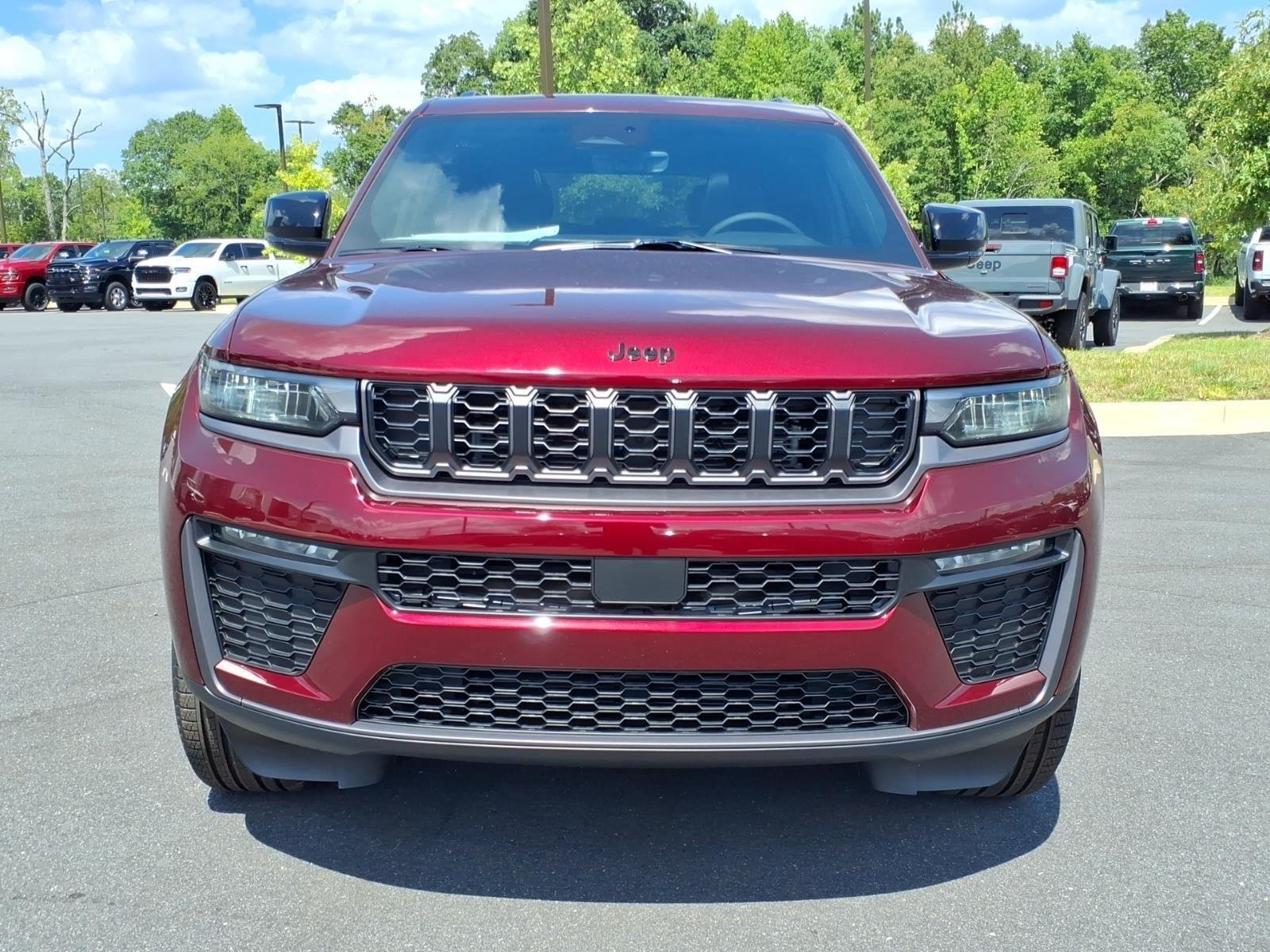 New 2026 Velvet Red Pearl-Coat Exterior Paint Jeep Limited image 15