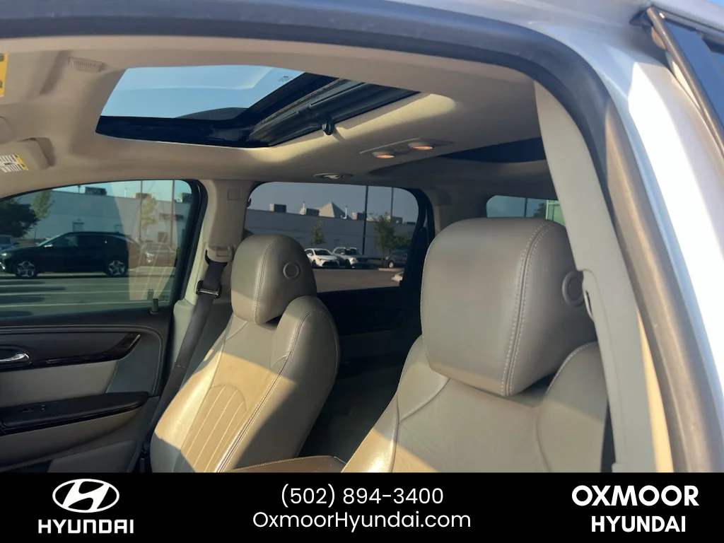 Used 2016 White Frost Tricoat GMC Denali image 4